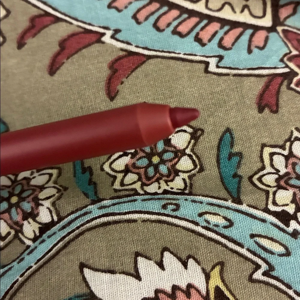 Fenty Beauty Lip Liner in RIRI